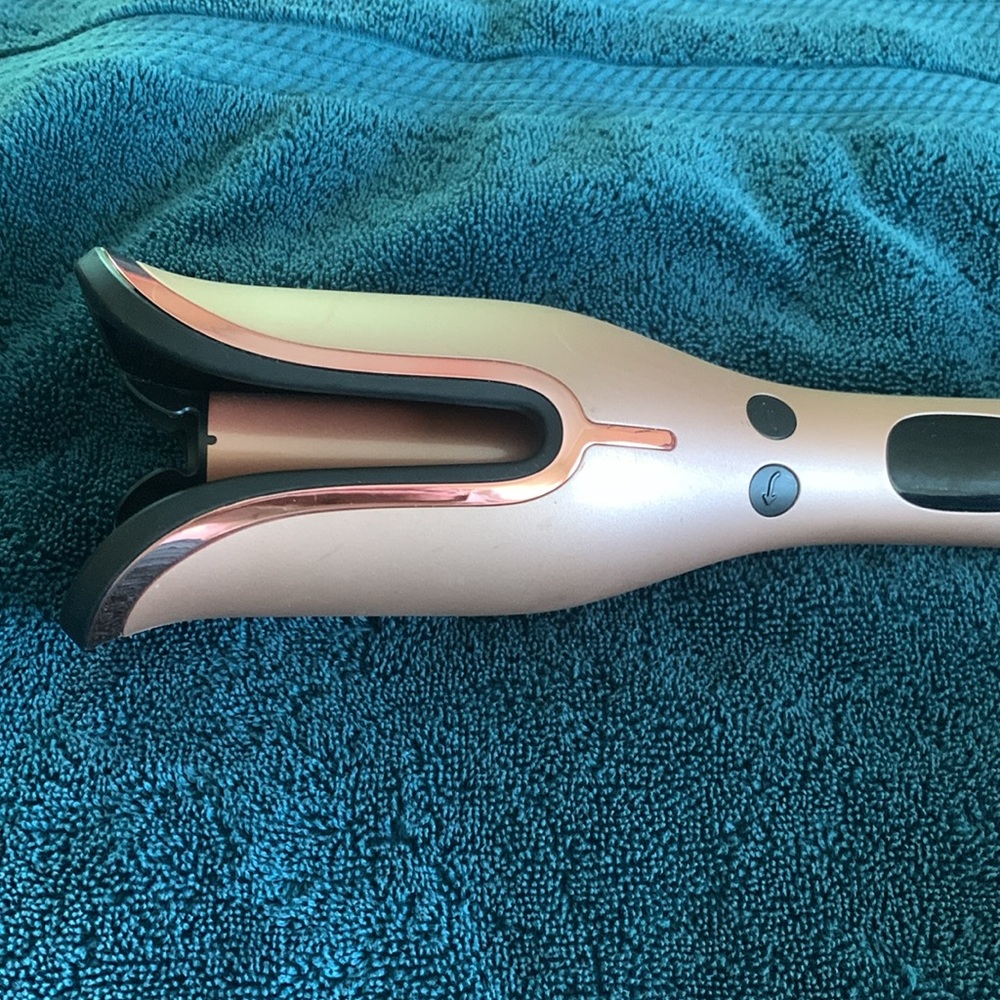 CHI Rose Gold Automatic Hair Curler - Picture 2 of 3